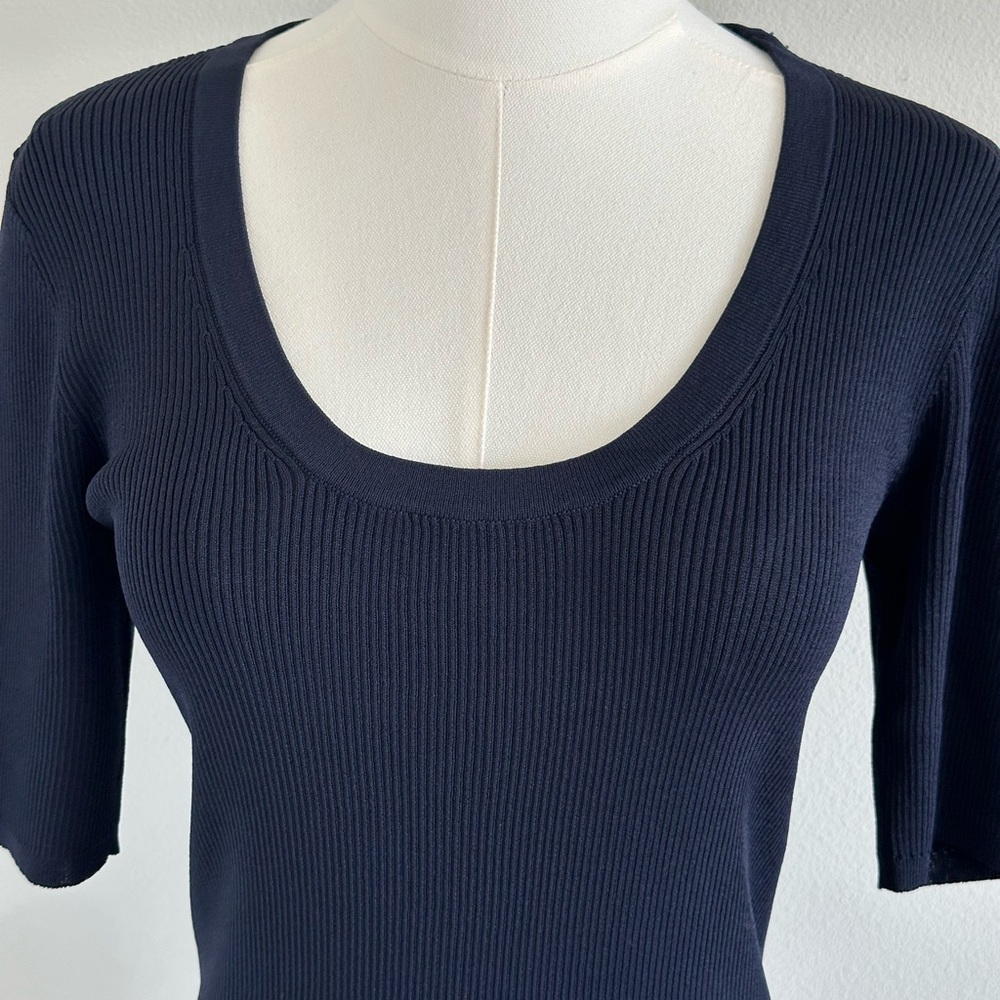 Classic OAK + FORT Navy Blue Knit Stretch Bodycon Fit Short Sleeve Sweater Top-M - Picture 2 of 9